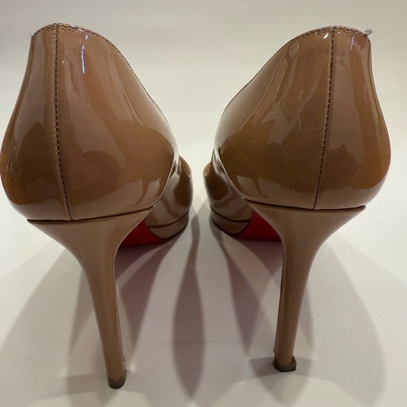 Christian Louboutin Nude Patent Leather Heels - Picture 7 of 13
